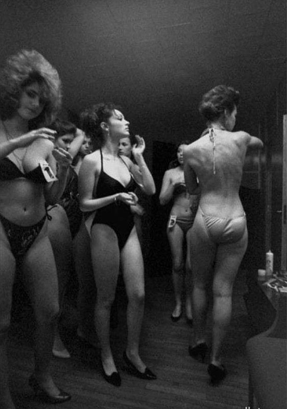 Закулисные фотографии первого конкурса красоты в СССР