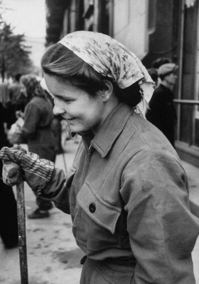 Простые москвички в 1956-м году