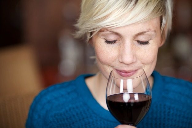 Как проверить качество вина