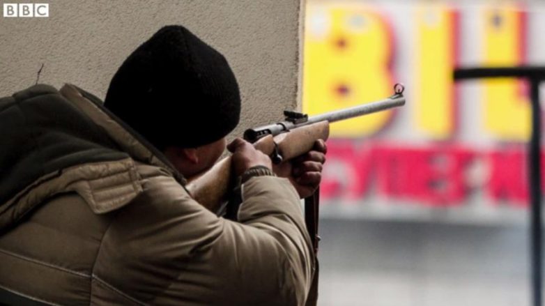 Снайпер с Майдана рассказал BBC, как стрелял в украинских милиционеров