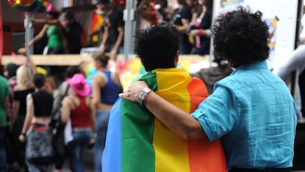 США будут добиваться разрешения однополых браков во всем мире