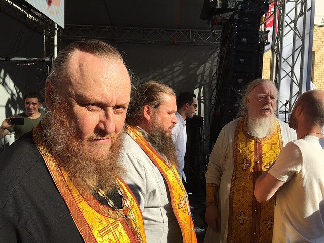 Православные активисты сорвали юбилей «Серебряного Дождя»