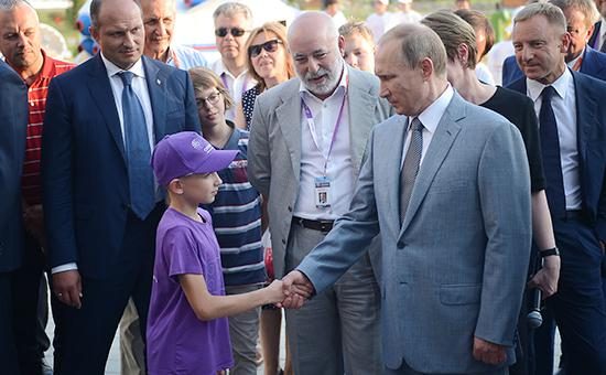 Путин объяснил 11-летнему мальчику необходимость снижения курса рубля