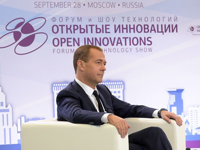 Медведев выступил за госрегулирование интернета