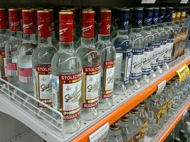 ФСБ и ФНС по поручению Путина начали зачистку алкогольного рынка