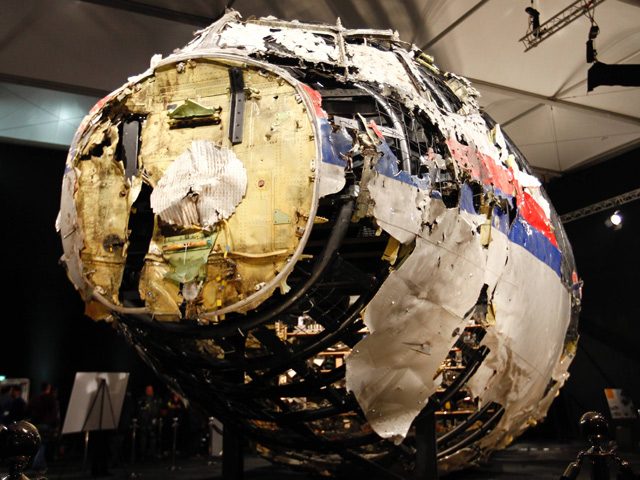 Родственники погибших в катастрофе MH17 подали на Гиркина иск в 850 млн $