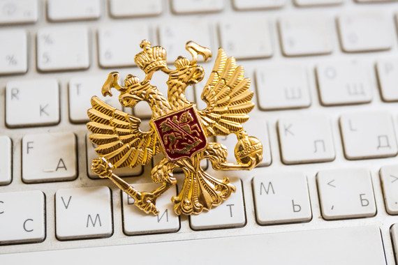 Чиновники хотят подчинить себе весь российский интернет