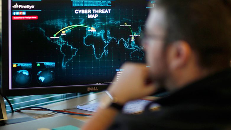 США заявили о готовности хакеров атаковать Кремль
