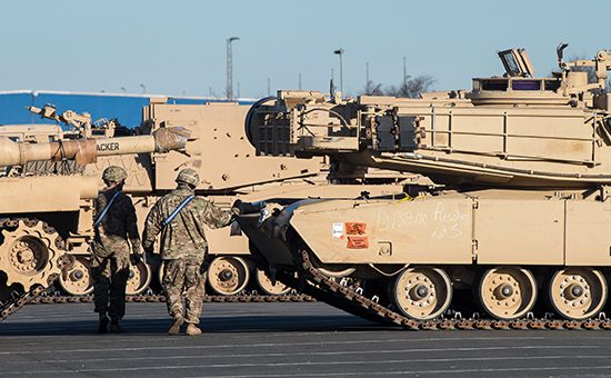Сотни американских танков готовятся к размещению в Восточной Европе