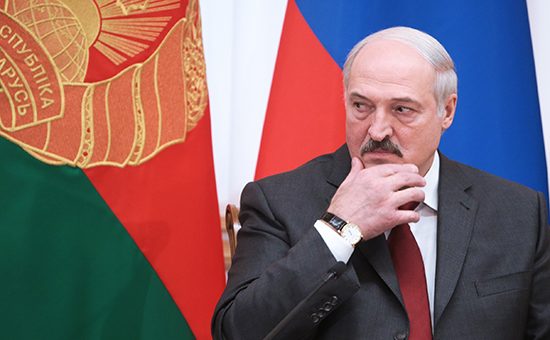 Лукашенко резко ответил на предупреждение Медведева повысить цену на газ
