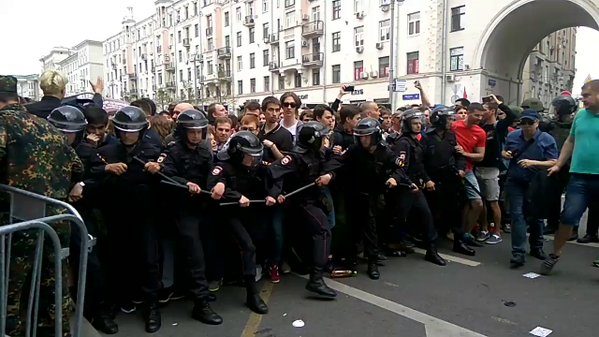 В Москве и Петербурге прошли жесткие задержания участников протестных акций
