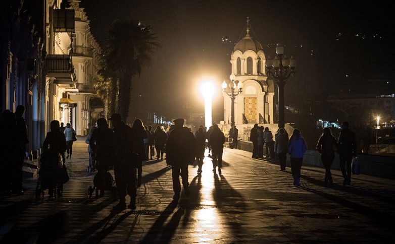 В Крыму без света остались более 100000 человек