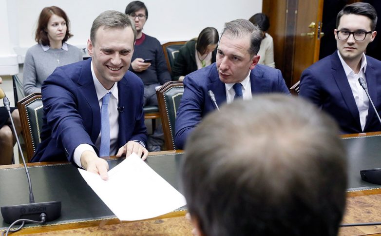 Навальный подал в ЦИК документы для регистрации на выборах