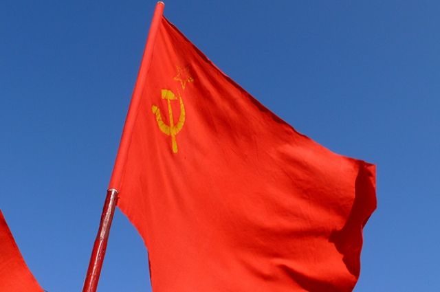 Российским спортсменам предложили выступать под флагом СССР