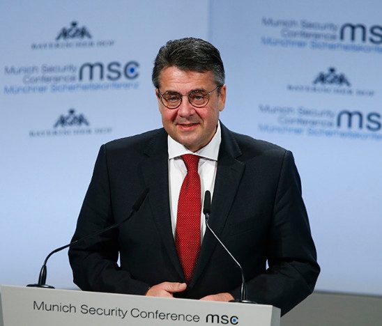 Германия готова снять санкции с России после ввода миротворцев в Донбасс