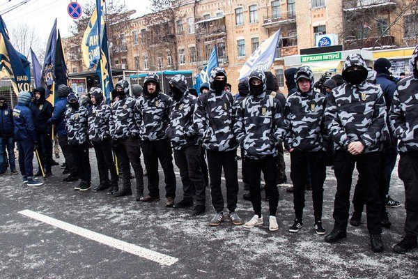 Украинские силовики не пускают россиян на выборы