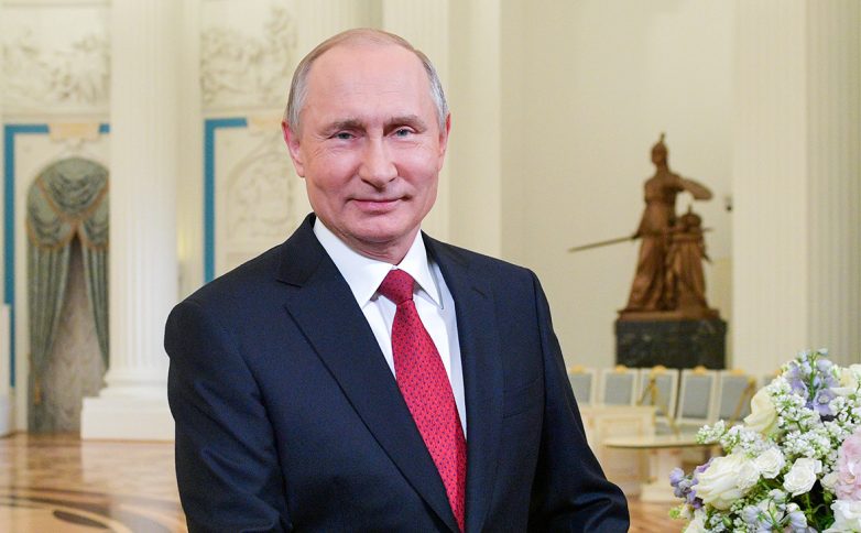 Приближенные к Путину разрабатывают план оставления его у власти