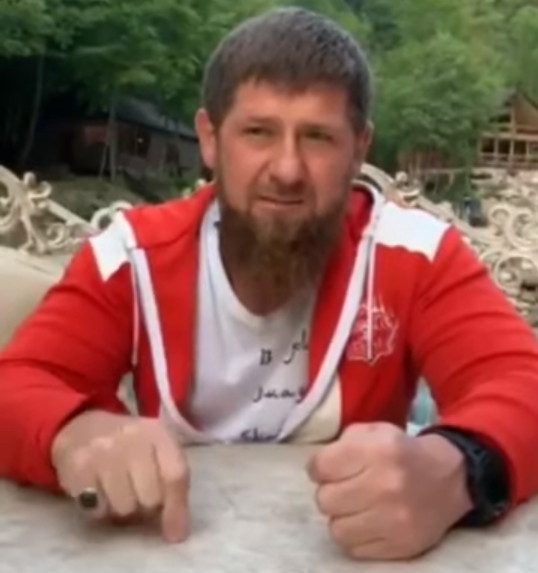 Кадыров пообещал «ломать пальцы и вырывать языки» из-за оскорблений в соцсетях