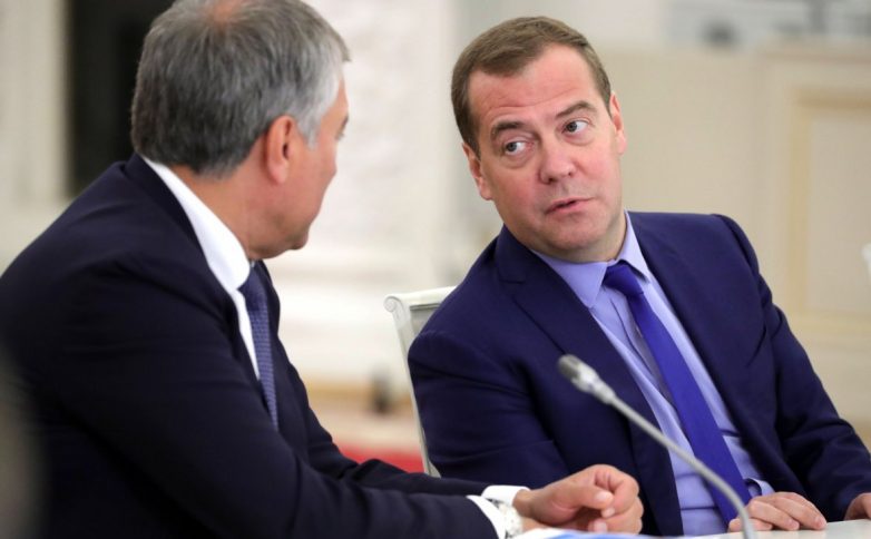 Медведев рассказал о единороссах, демонстрирующих хамство и чванство