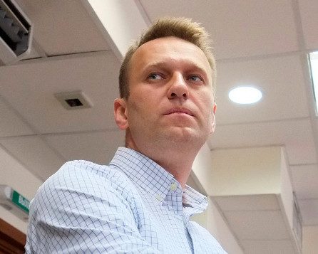 Со счетов сторонников Навального списывают по 100 млрд. рублей