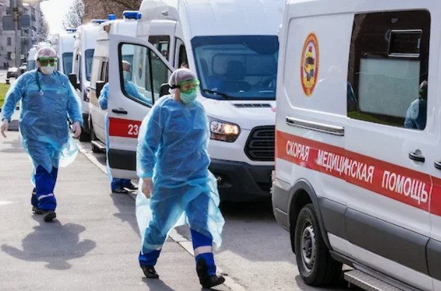 Россия вышла на третье место в мире по числу случаев коронавируса