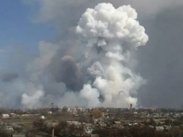 На военном складе под Рязанью из-за пожара начались взрывы снарядов