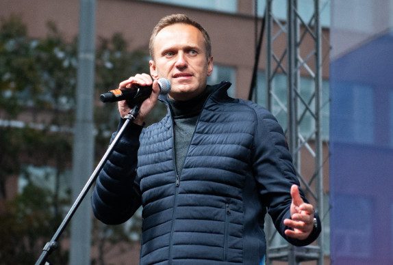 Навальный призвал ЕС ввести санкции против российских олигархов