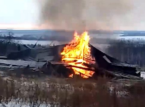 В Нижегородской области по решению епархии сожгли колокольню XIX века