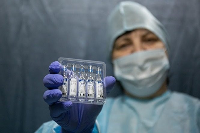 Как главы регионов стимулируют интерес россиян к вакцинации от коронавируса