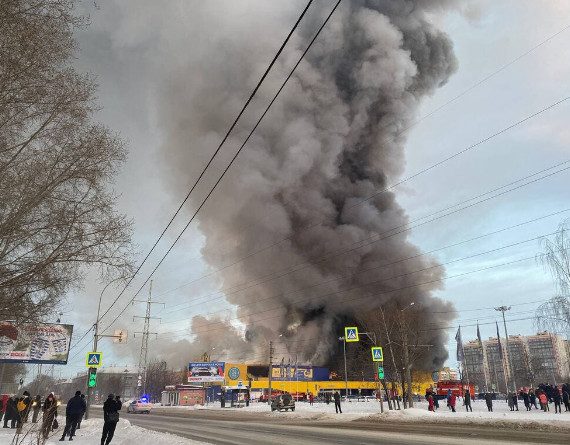 В Томске сгорел гипермаркет «Лента»