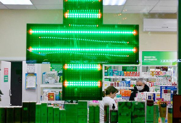 Как санкции повлияли на поставки и цены на лекарства в России?