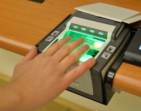 Зачем банкам биометрические данные несовершеннолетних?