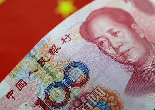 Минфин приготовился закупать юани вместо долларов и евро