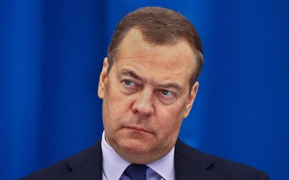 Медведев заявил о «пылающей» Украине в случае ударов по Крыму