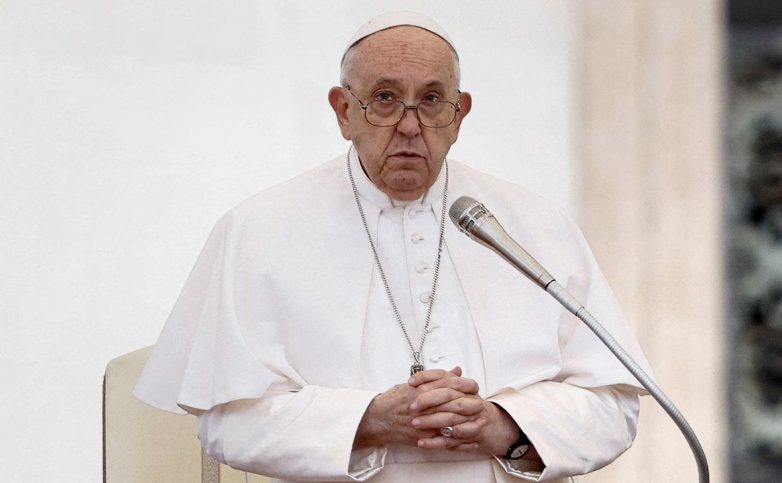 Папа римский заявляет об «очень темном времени»