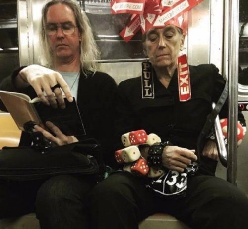 Чудаковатые пассажиры из метро