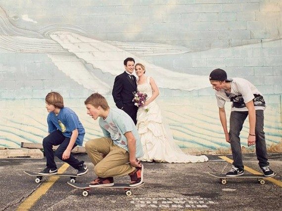 Забавные фотобомбы со свадеб