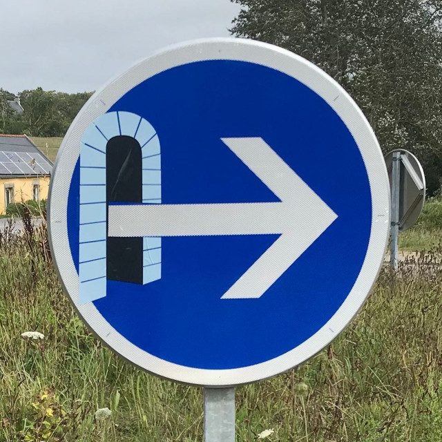 Дорожные знаки двойного значения
