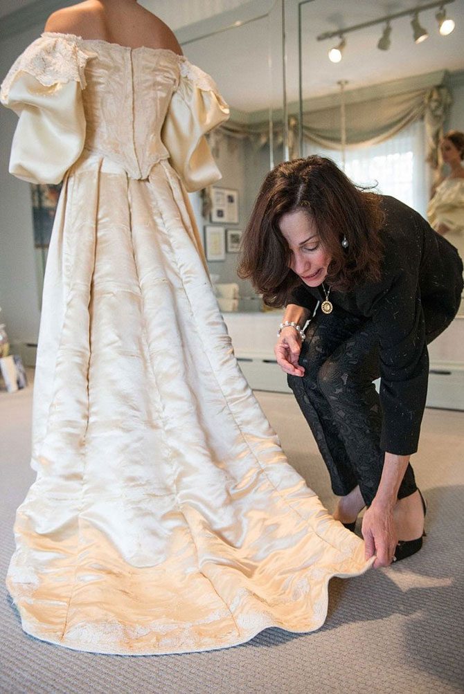 Одиннадцатая невеста в семье, кто надел это 120-летнее свадебное платье
