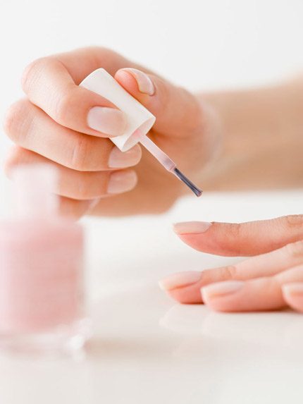 10 способов навредить своим ногтям