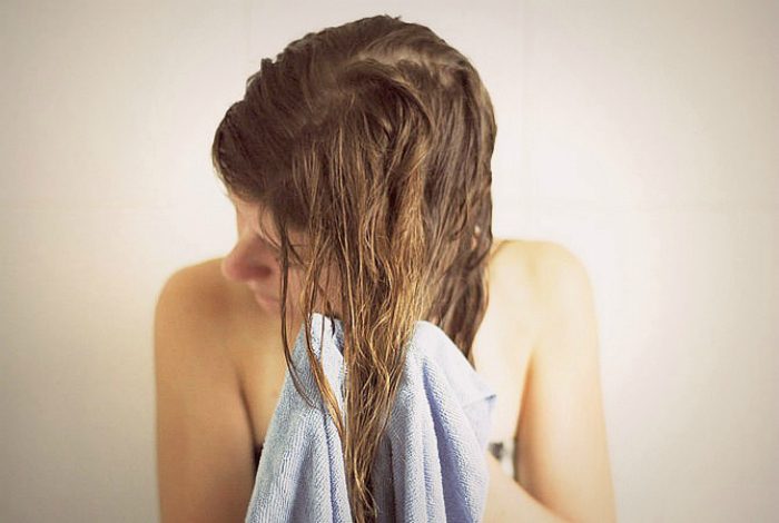 16 простых хитростей, которые пригодятся счастливым обладательницам длинных волос
