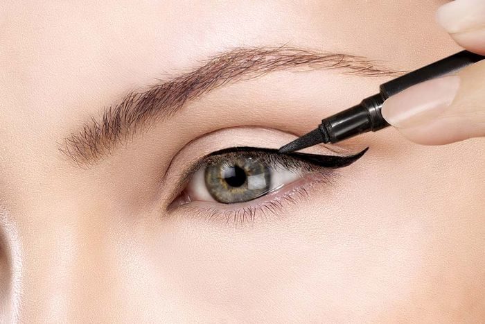 5 правил идеальных стрелок, которые помогут сделать макияж, как у Софи Лорен и Мерлин Монро