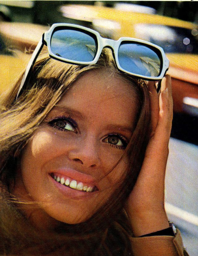 Модные солнцезащитные очки 60-х