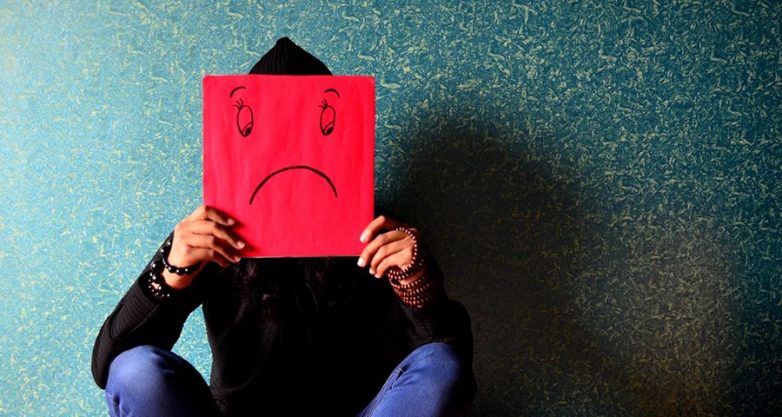 Как распознать признаки депрессии у близких