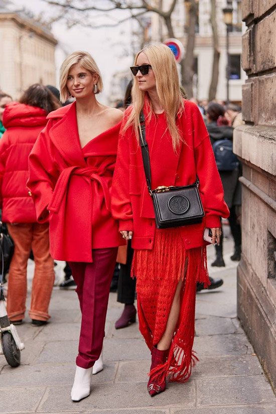 Как правильно сочетать красное платье с сумкой и обувью для успешного образа