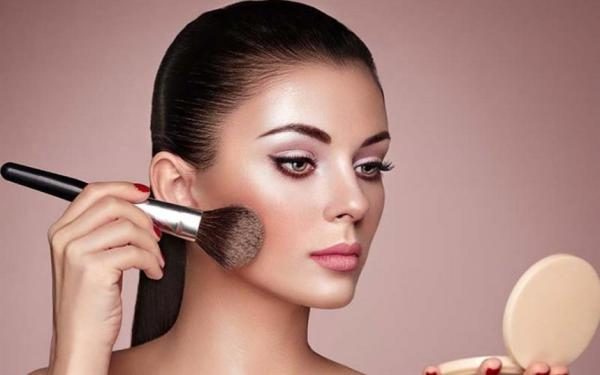 Ошибки макияжа, которые только подчеркивают морщины