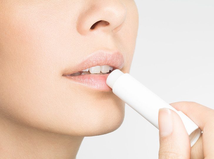 Почему питательные бальзамы для губ еще больше сушат кожу