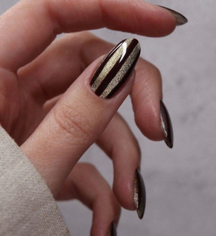 Магнитный маникюр с новогодним вайбом