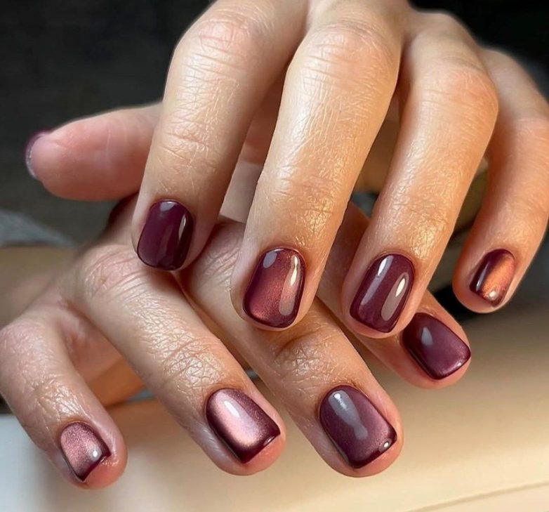 Магнитный маникюр с новогодним вайбом