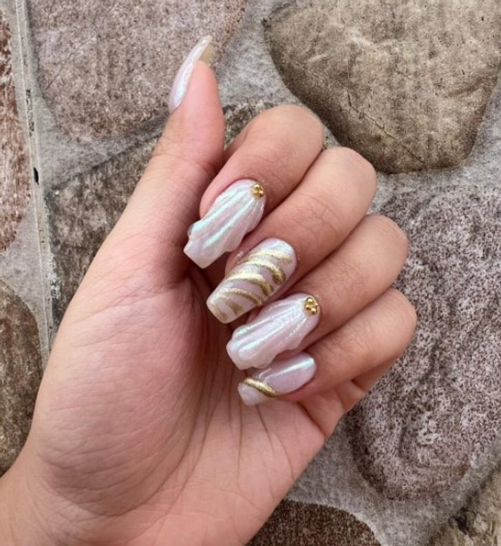 Идеи для маникюра, которые добавят магии в холодные зимние дни